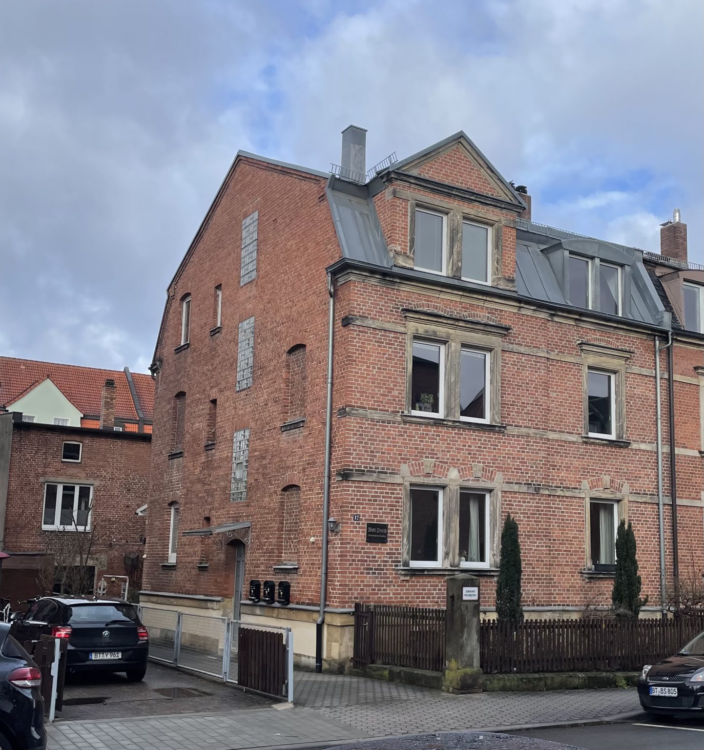 Charmantes Mehrfamilienhaus in begehrter Lage mit Werkstatt in Bayreuth